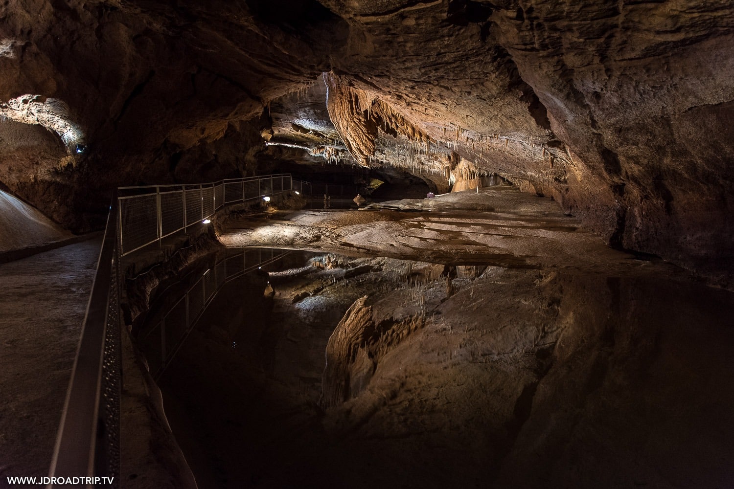 grottes et gouffres à voir dans la région du Lot