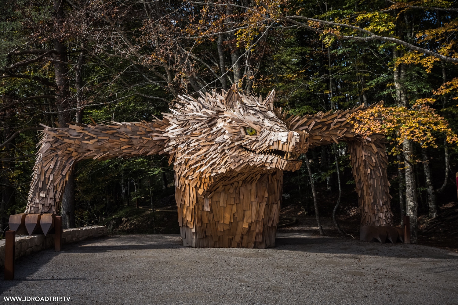 dormir et visiter le parc aux loups du Gévaudan