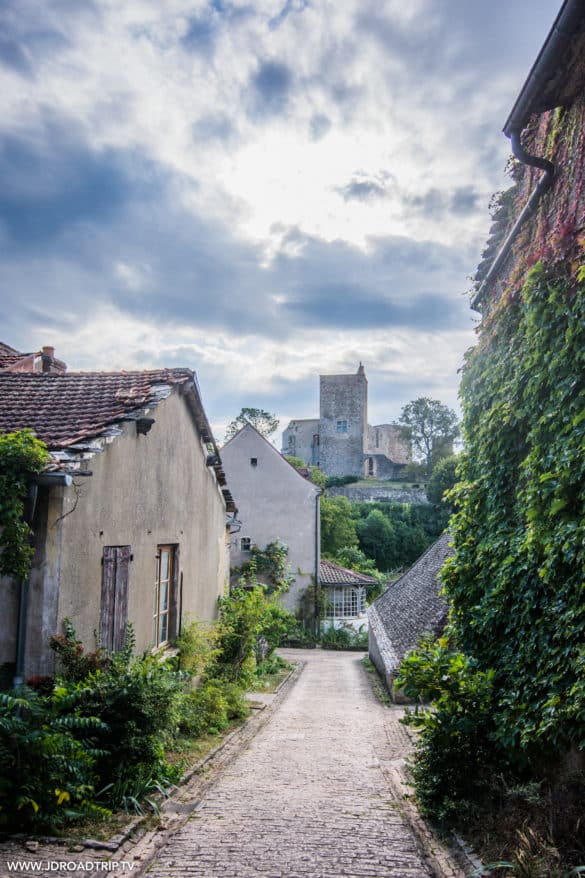 Randonnée en Saône-et-Loire - Village Médiéval Brancion